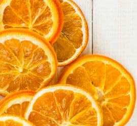 How to dry orange slices. Dry orange slices in your home oven. A perfect activity for the festive season.