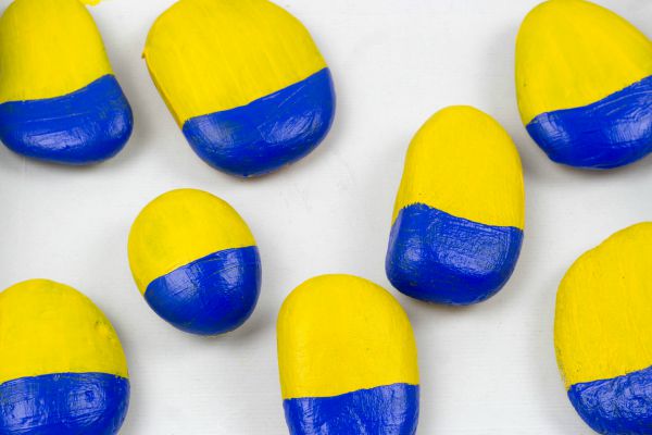 Stone Minions. Join in with the Minion Madness by making these Minions from stones or rocks with your children. This is a super simple kids craft activity.