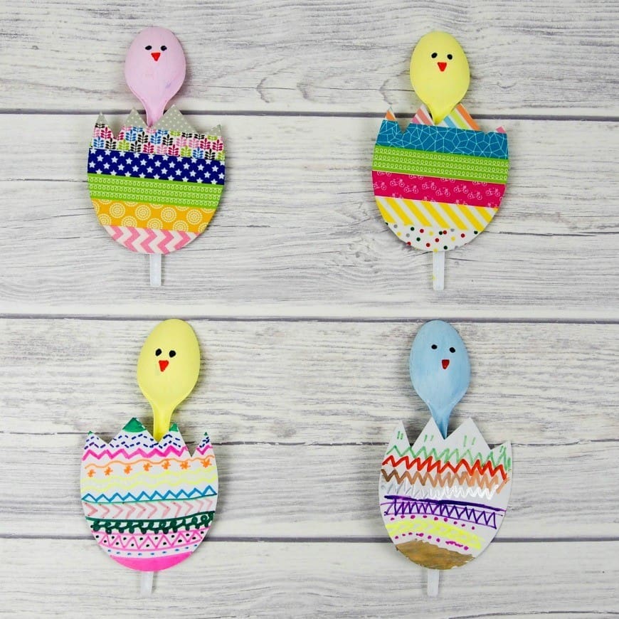 These Pop-up Spoon Chicks are a super fun Spring and Easter crafts for kids.  They are perfect for recycling plastic spoons.  A fun and simple DIY kids craft that is great for celebrating Spring. 