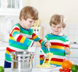 10 Tips for cooking with Siblings