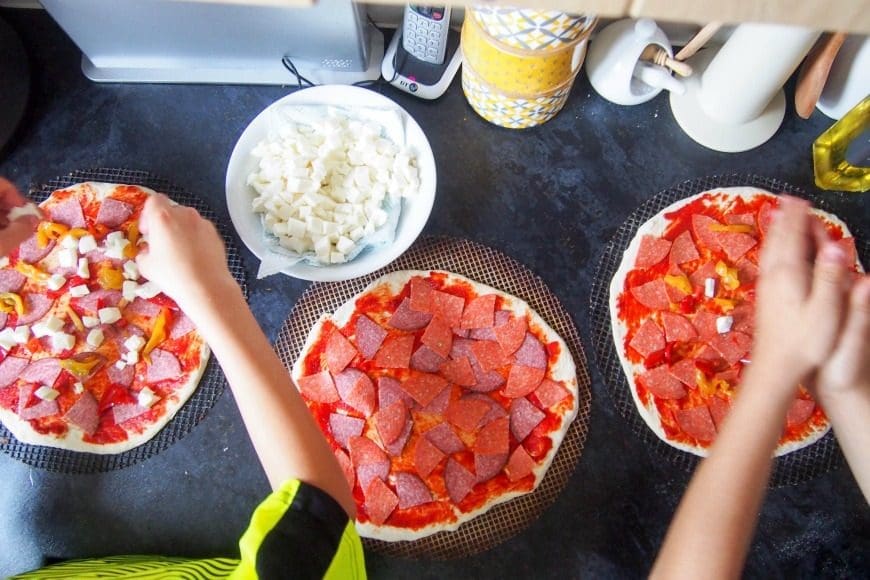 Homemade Pizza Recipe - Cooking with Kids