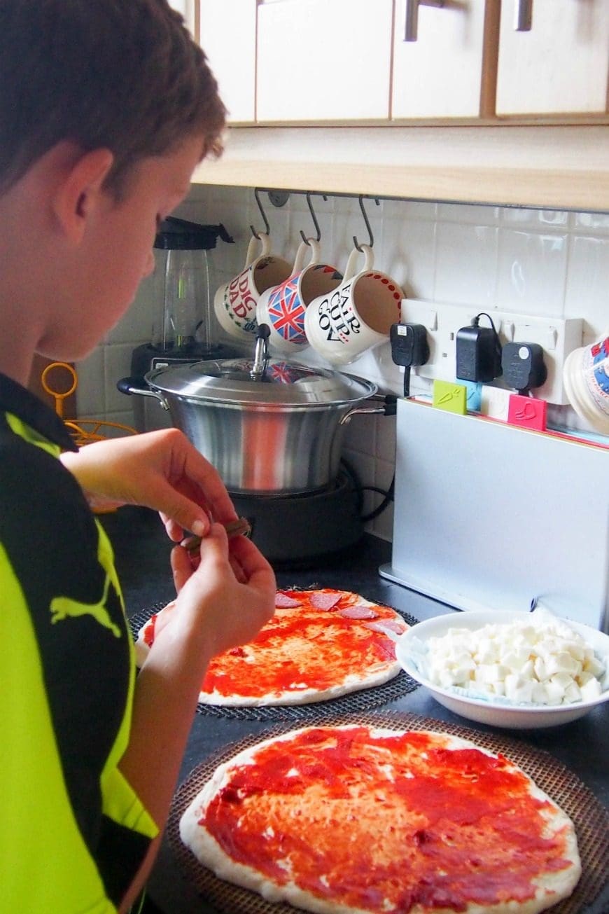 Homemade Pizza Recipe - Cooking with Kids