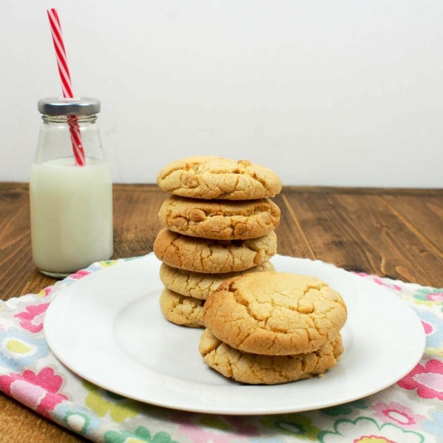White Chocolate Chip Cookies - Cooking with Kids