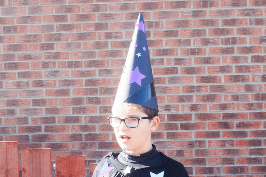 5 DIY Halloween Outfits from things you have at home wizard costume
