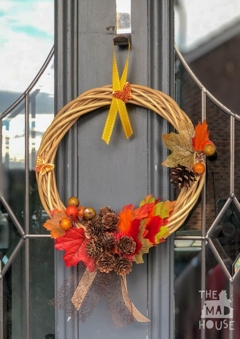 How to make simple but stunning Autumn Wreath. A DIY Fall wreath is one of the simplest ways to transform your home for the season.