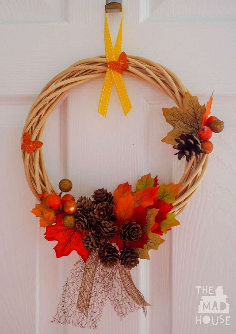 How to make simple but stunning Autumn Wreath. A DIY Fall wreath is one of the simplest ways to transform your home for the season.