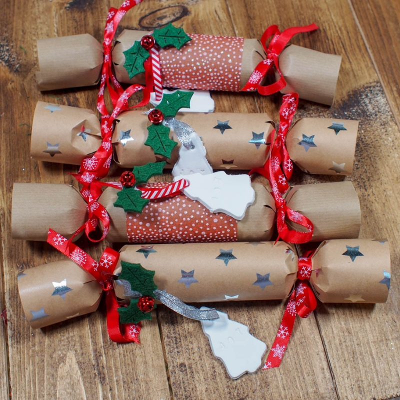 Make your Own Homemade Christmas Crackers - Mum In The Madhouse