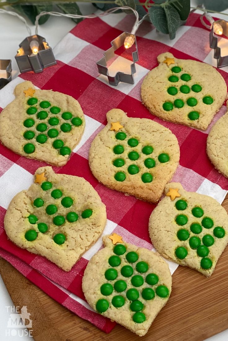 Christmas Baking With The Family: Our Favourite Sugar Cookies Recipe. Have a fun festive baking day with our families failsafe sugar cookies recipe.