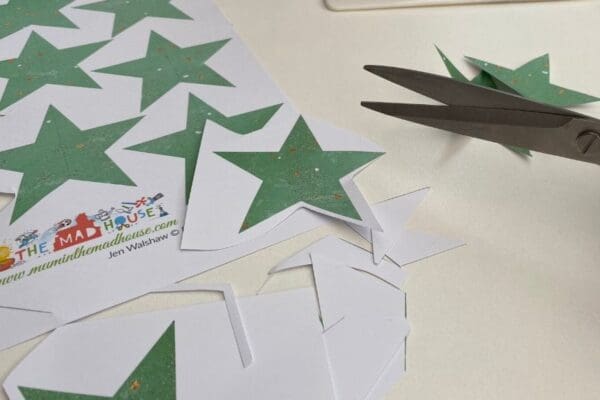 Free Printable Christmas Star Ornaments with Templates | Mum In The ...