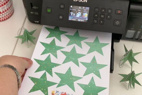 Free Printable Christmas Star Ornaments with Templates | Mum In The ...
