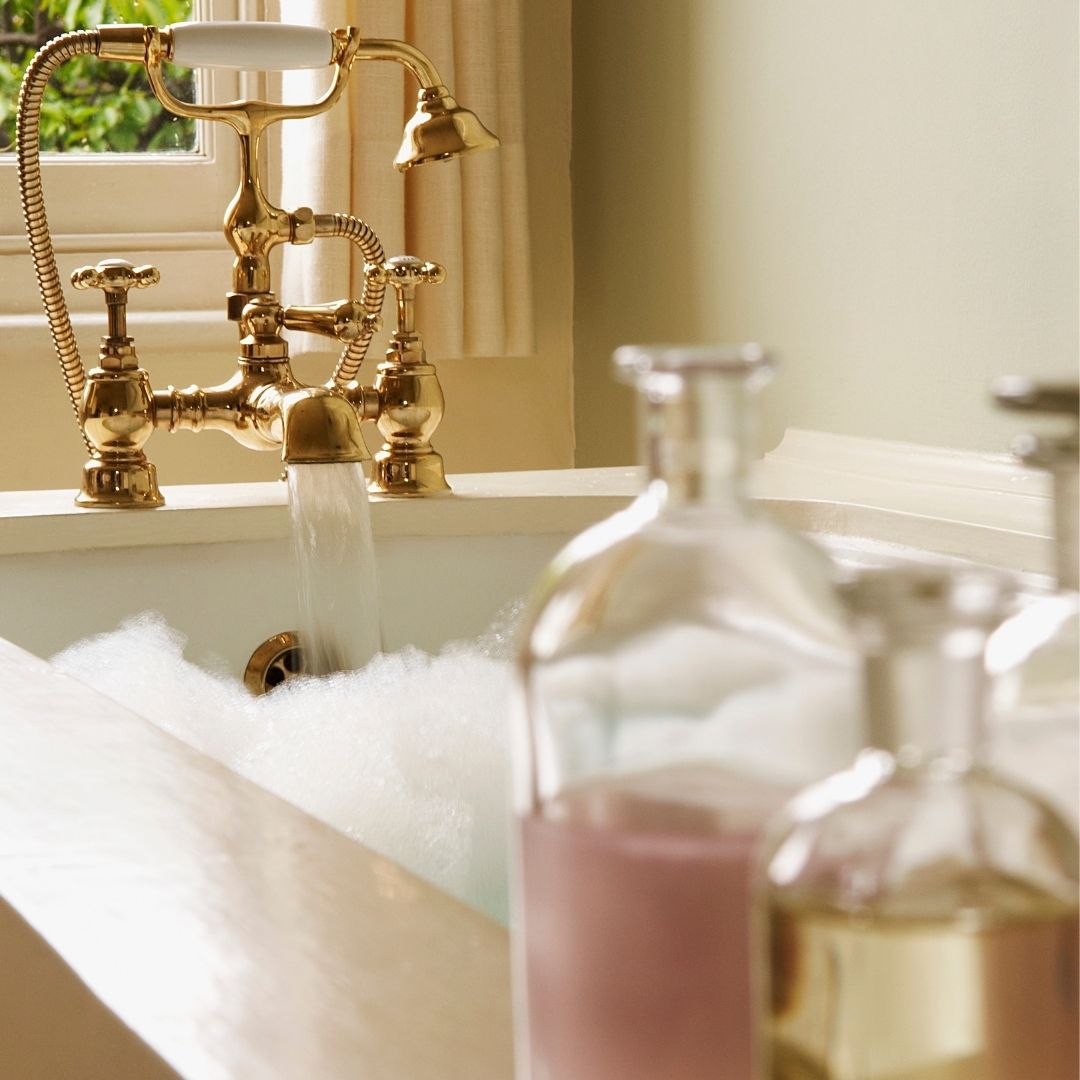 diy-bath-oil-that-foams-mum-in-the-madhouse